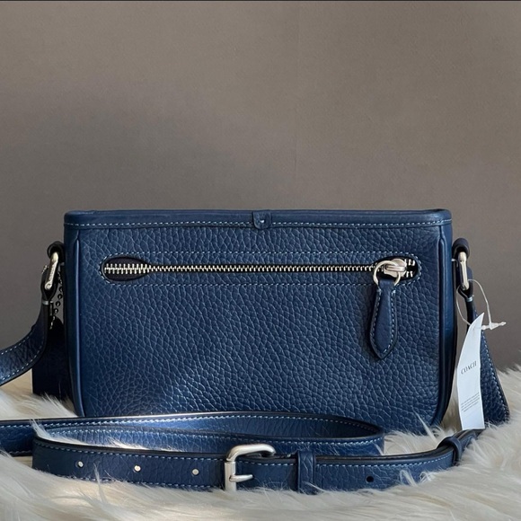 CM335 - Coach Beck Slim Crossbody - Picture 6 of 12